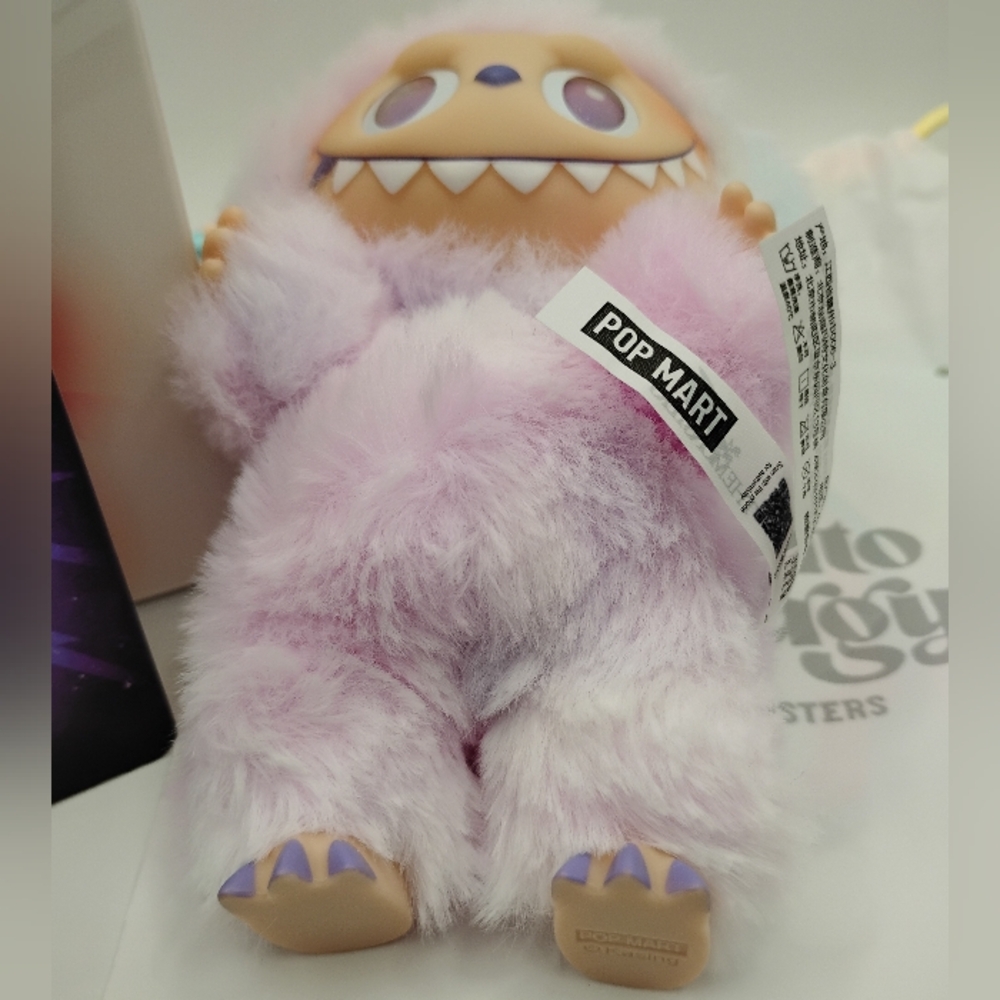 Big Into Energy Confirmed "Luck" Includes An Adorable Purple Outfit - Picture 12 of 15